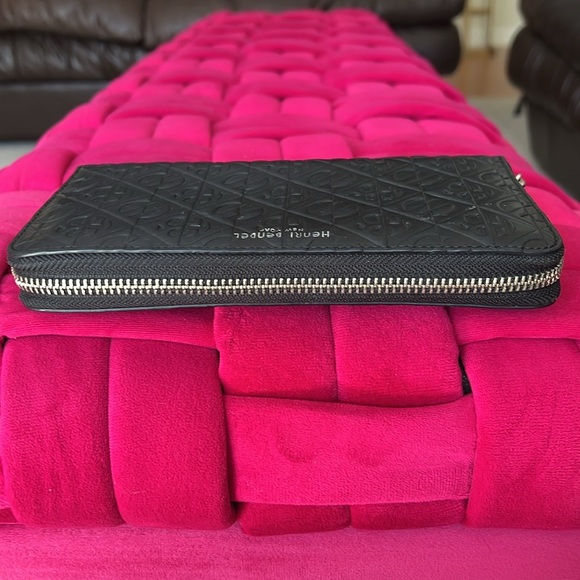 Henri Bendel Monogram Embossed Wallet-EUC - Picture 7 of 10